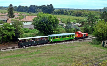 Szombattól újraindul a forgalom a balatonfenyvesi kisvasúton