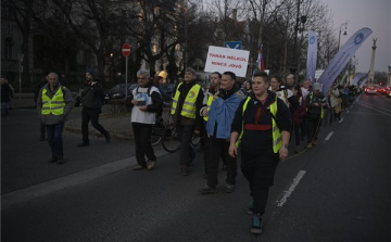 Budapestre ért az oktatásért Miskolcról indult menet