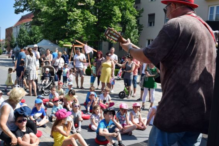 Kutyafajták, festékbombák és születésnap