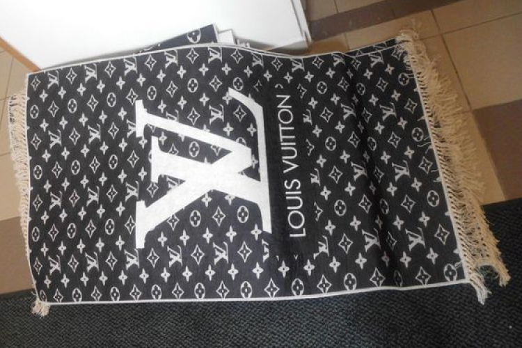 Még a szőnyeget is hamisítják