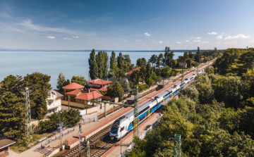 Utazz kedvezményesen és korlátlanul a MÁV-Volán-csoport Balaton menti járatain a STRAND Fesztivál idején is!