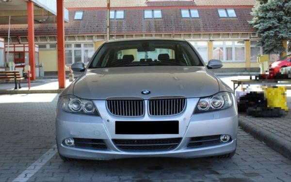 Körözött gépkocsik Röszkén és Csanádpalotán