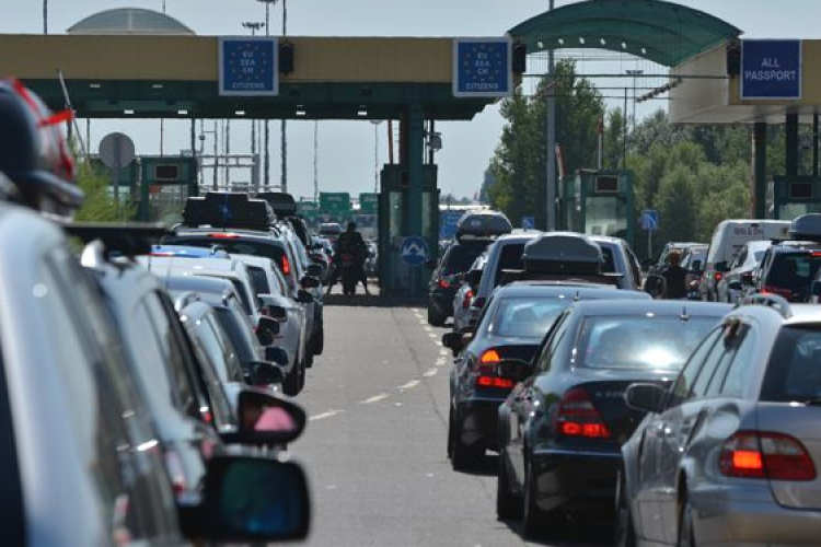 Csúcsot döntött a határforgalom a hétvégén Csongrád megyében