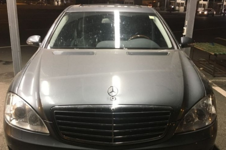 Körözött Mercedes Csanádpalotán