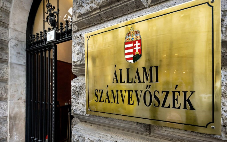24.hu: iratokat foglalt le az ügyészség az MNB-üggyel összefüggésben az Állami Számvevőszéknél