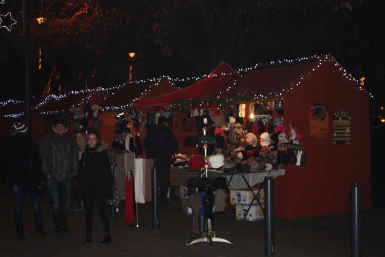 Meggyújtották az adventi koszorú harmadik gyertyáját