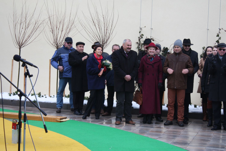 A Hódi Pál utcai új pihenőpark, játszótér és a mélygarázs átadása