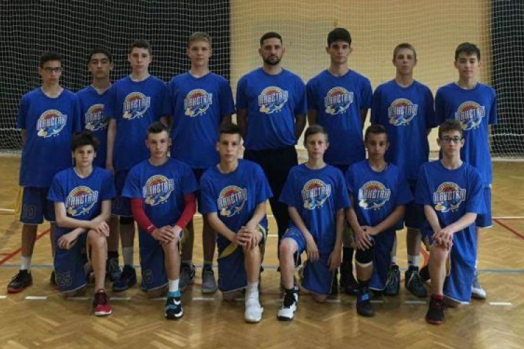 EGY LÉPÉSRE A CSÚCSTÓL A RAKÉTÁK