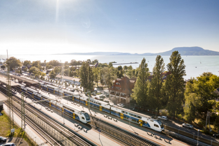 Hétvégén indul a MÁV-Volán-csoport főszezoni menetrendje