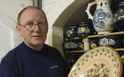 Az agyag és a népművészet mestere–Szénási János fazekas kiállítása a Tornyai-múzeumban