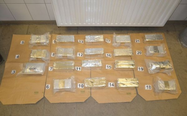 Negyedmilliárdnyi heroin az alvázban