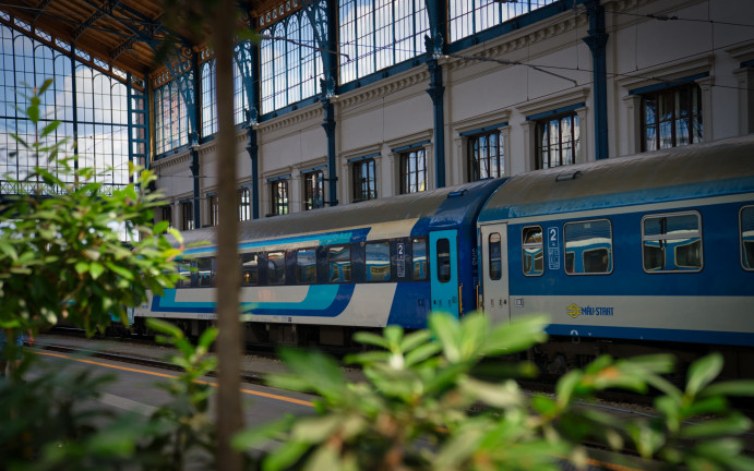 Július 1-jétől megszűnik a vasúti pótjegy és már országbérlettel is lehet utazni az IC-ken