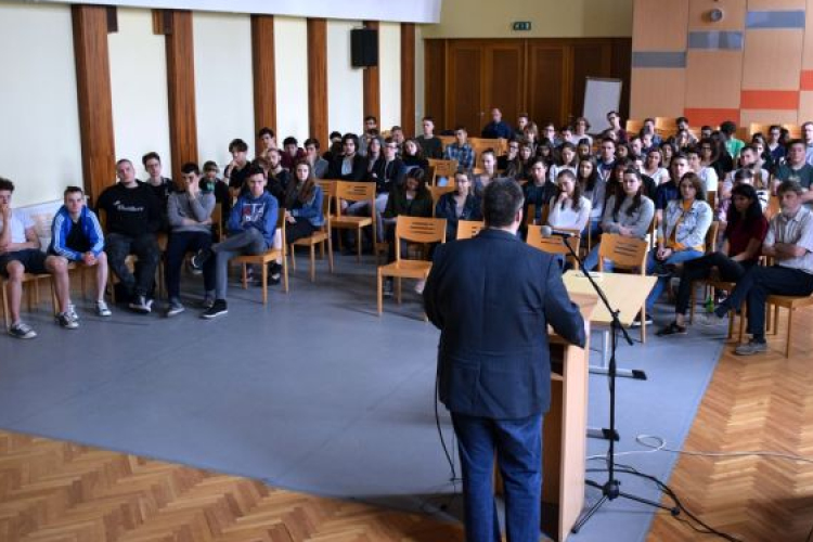 A Soá áldozatairól a szegedi piarista gimnáziumban