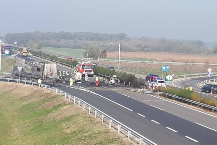 Megindult a forgalom az M5-ös autópályán Budapest felé