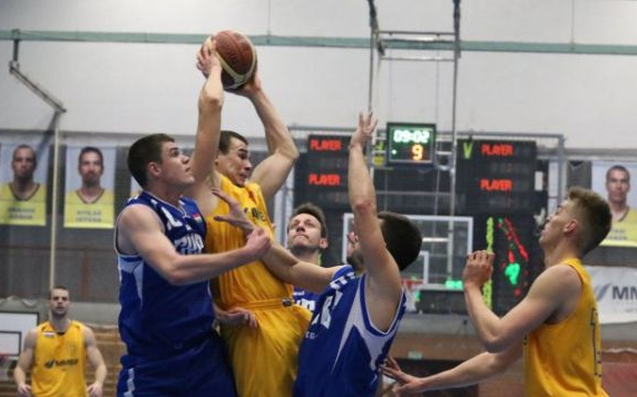 A HETEDIK HELYÉRT JÁTSZHAT A KOSÁRSULI