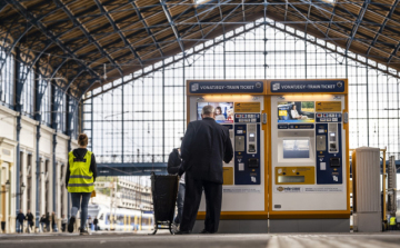 A MÁV-START automatáiból már BKK bérletek és időszakos jegyek is kaphatók