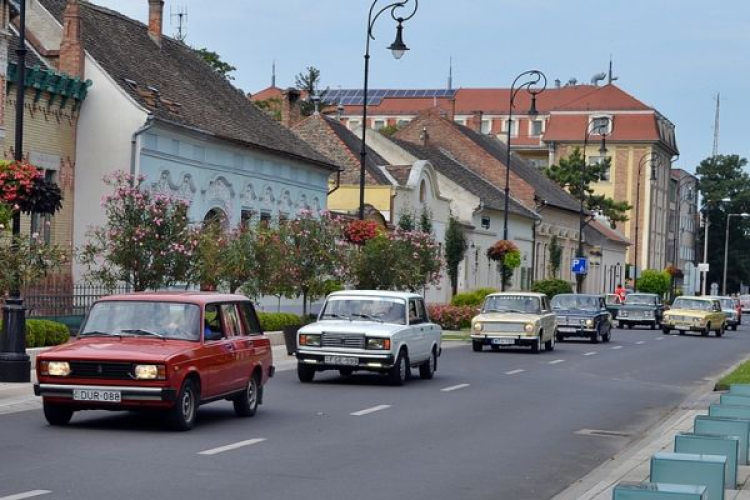 Szovjet és NDK-s autók találkozója Hódmezővásárhely